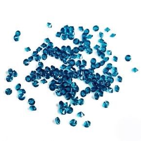21. Mini cyrkonie 1,5mm...